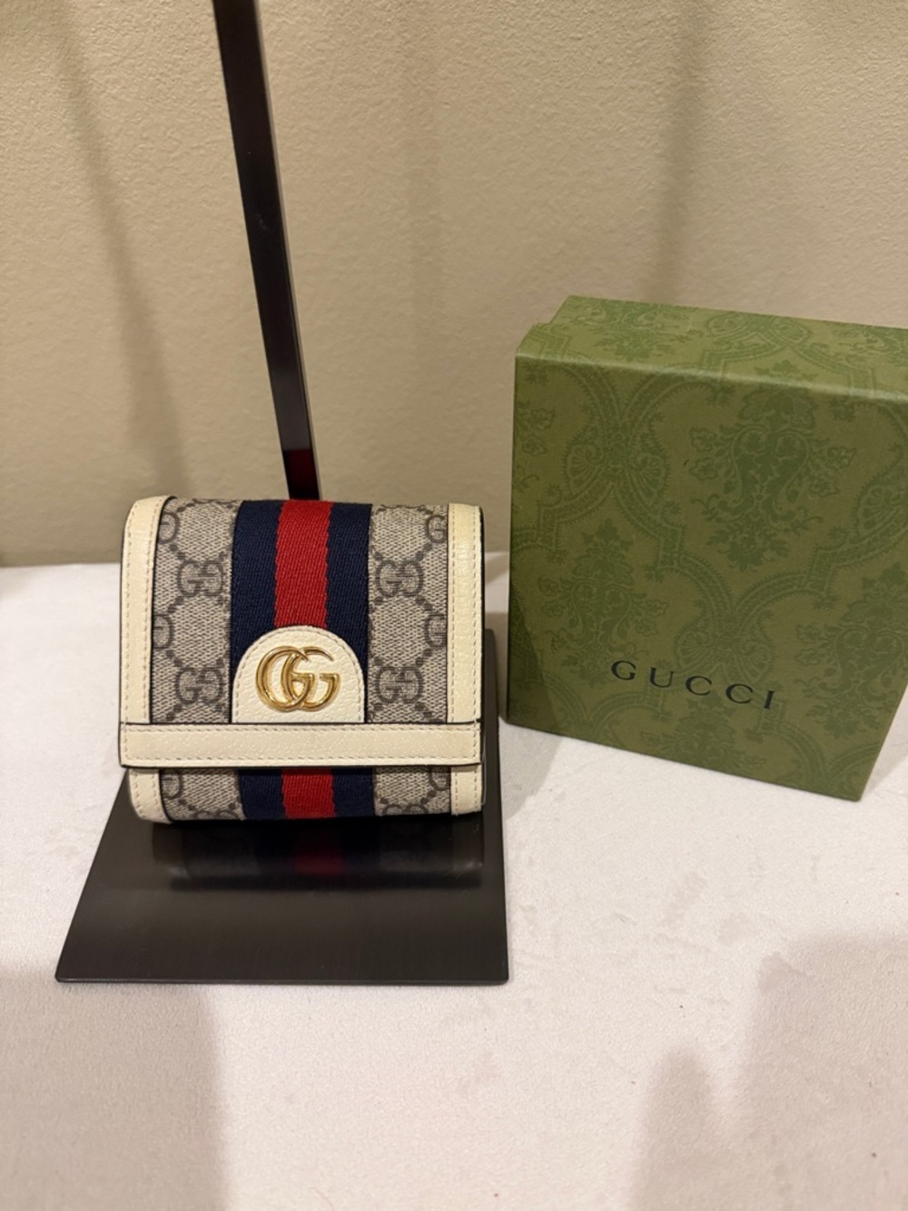 the Gucci Ophidia Card Case Wallet